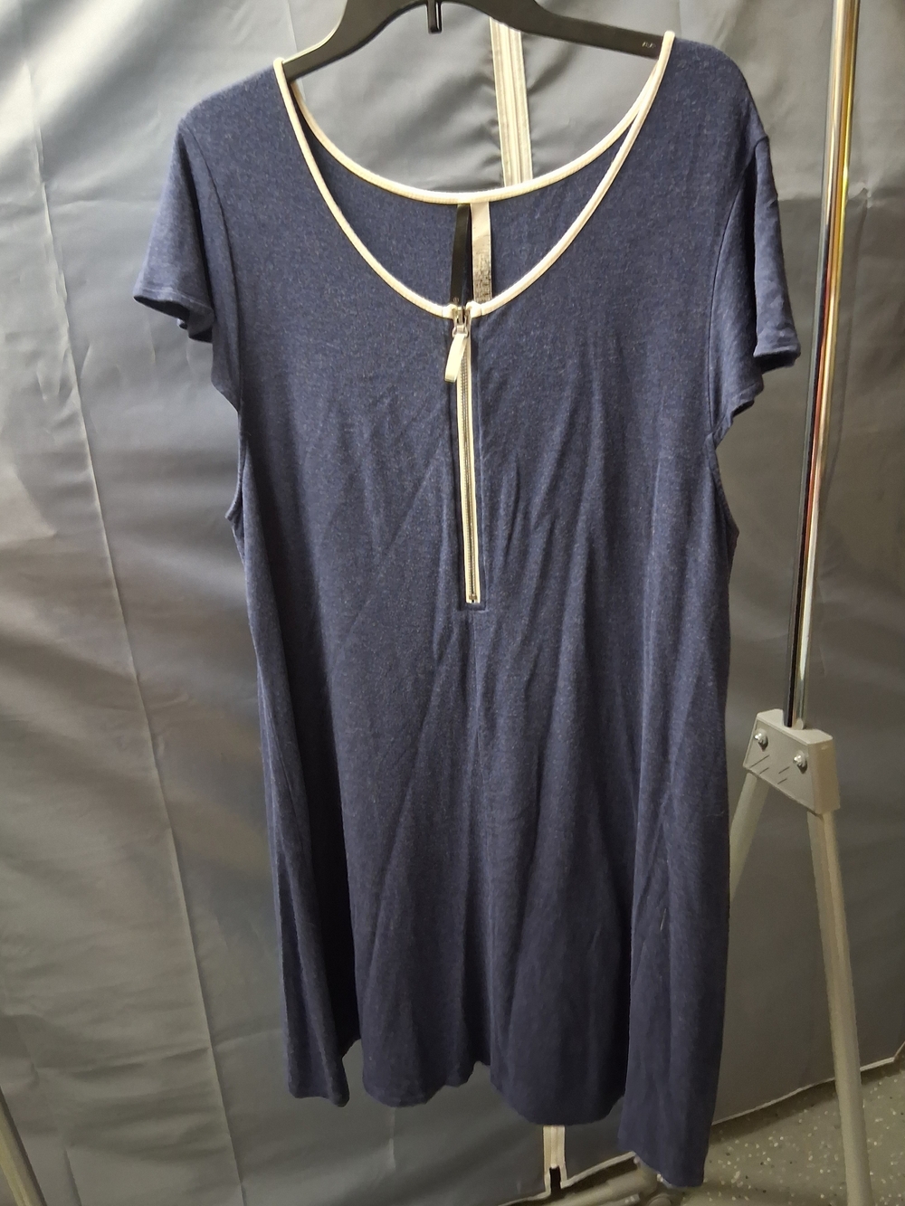 Kensie Navy Short-Sleeve Dress with Cream Trim and Front Zip